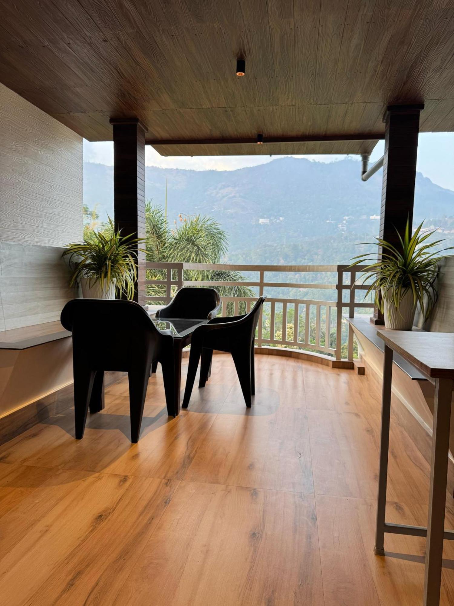 Munnar Blue Mist Bed and Breakfast Eksteriør billede